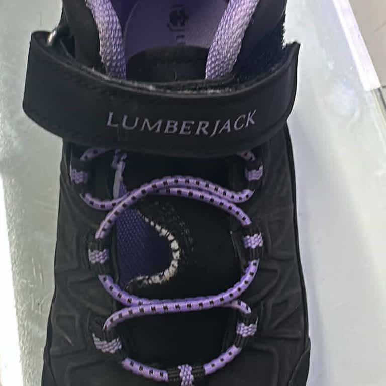 Lumberjack Ayakkabılarda Bağcık Sorunu
