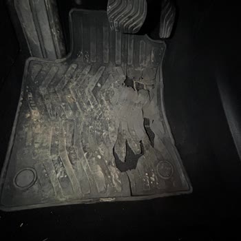 Renault Clio'da Lastik Paspas Sorunu