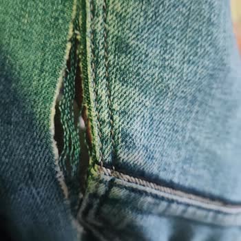 Mavi Kot Pantolonda Tekrarlayan Yırtılma Sorunu