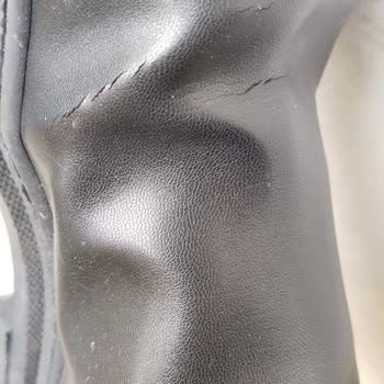 Elle Shoes enttäuscht mit schlechter Qualität und mangelhafter Haltbarkeit