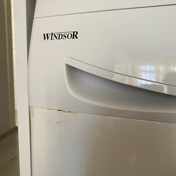 Çamaşır Makinesi Su Kaçırıyor Ve Mobilyaları Deforme Ediyor