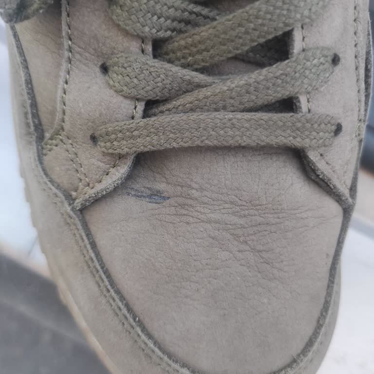 Kullanıcı Hatası Cevabıyla Şaşkınlık Yaratan Ayakkabı Sorunu