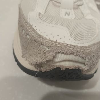New Balance Ayakkabıda Süet Yırtılması Ve Değişim Talebi