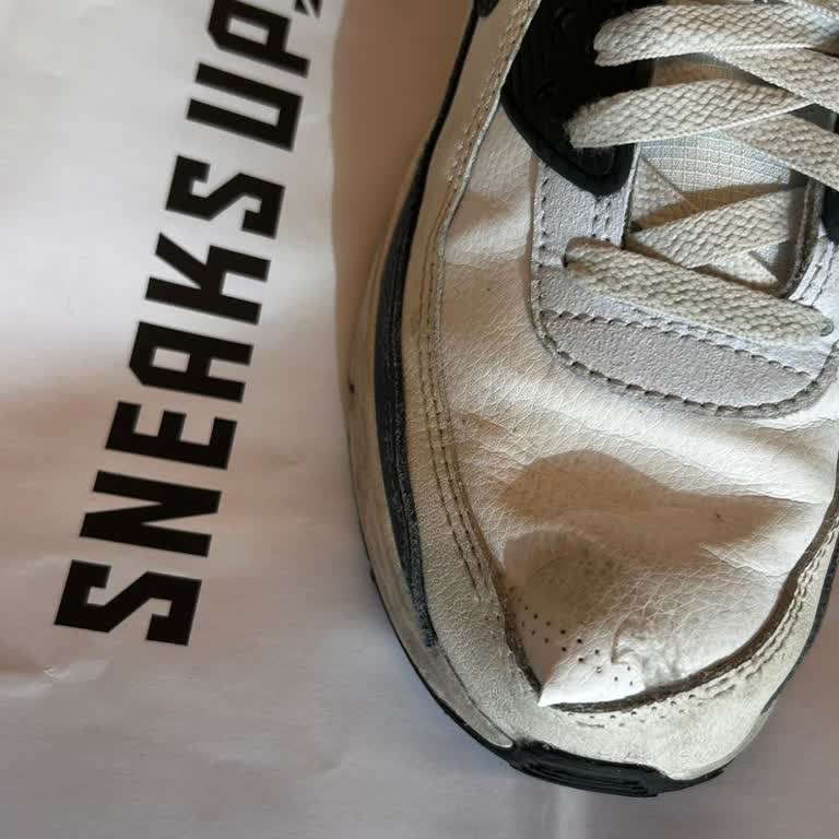 20 Günde Dağılan Ayakkabı Ve Sneaks Up'ın İlgisizliği