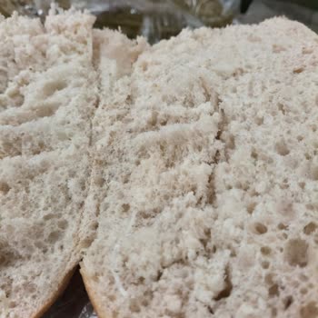 Migros'tan Aldığım Ekmeğin İçinden Çıkan Şaşırtıcı Madde Ve Yetersiz Çözüm