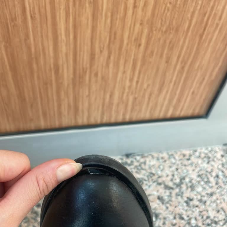 Çizme 4 Kullanımda Tabanından Ayrıldı