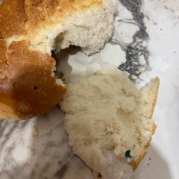 Ekmek Siparişimde Plastik Kağıt Parçası Şoku