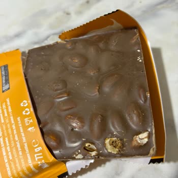 Kahve Dünyası Çikolatasında Kurtlu Badem Şoku