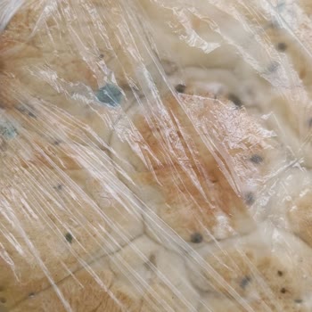 Migros'ta Küflü Ekmek Skandalı