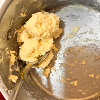 Çikolata Eriyince Ortaya Çıkan Şok!