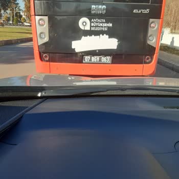 Antalya'da Tehlikeli Otobüs Şoförü Deneyimi