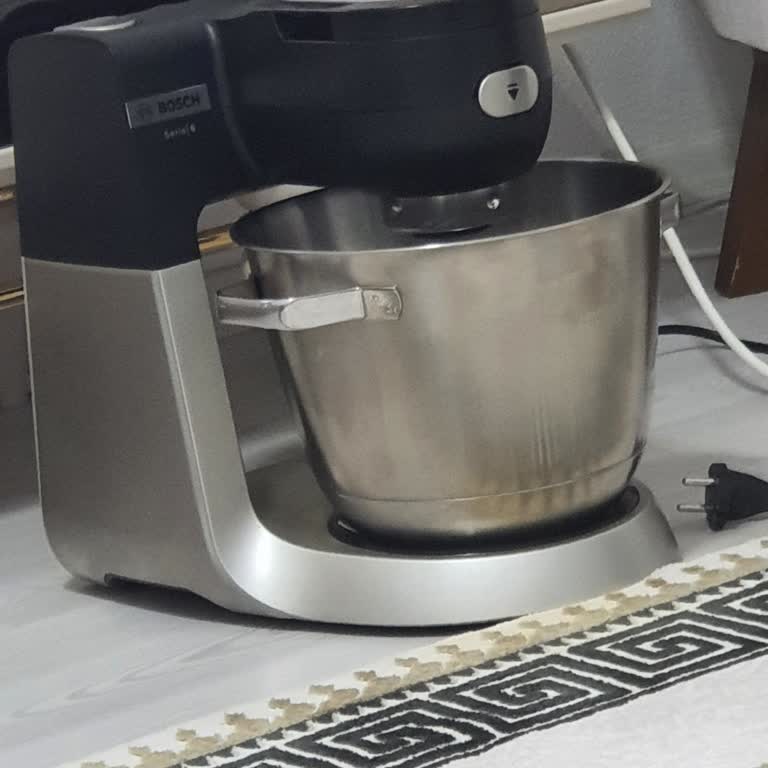 Mum6 Hamur Yoğurma Makinesi Çalışmıyor, Acil Çözüm Bekliyorum