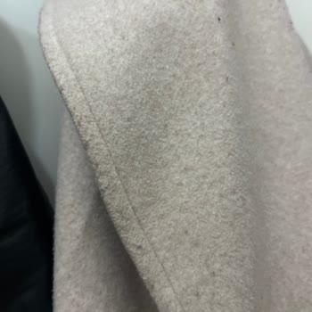 Stradivarius Kaban Tüylenme Sorunu