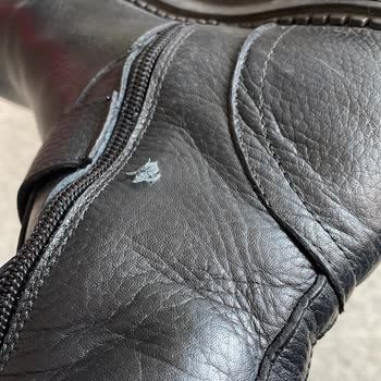 Harley Çizmeler Deri Hatası Ve Uzun İnceleme Süresiyle Hayal Kırıklığı Yarattı