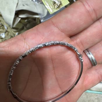 Sürekli Taşı Düşen Bileklik Ve Yetersiz Servis Hizmeti