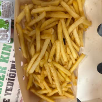 Kuşadası AVM Burger King'de Sürekli Bayat Patates Ve Sos Sorunu