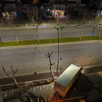 Gece Yarısı Gürültü Kâbusu: Gratis Mağazasından Rahatsızlık