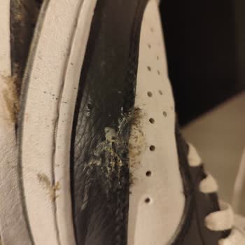 Nike Ayakkabının Yanlarından Patlaması Ve Mağaza Destek Sorunu