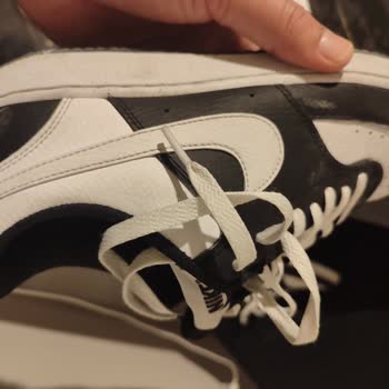 Nike Ayakkabının Yanlarından Patlaması Ve Mağaza Destek Sorunu