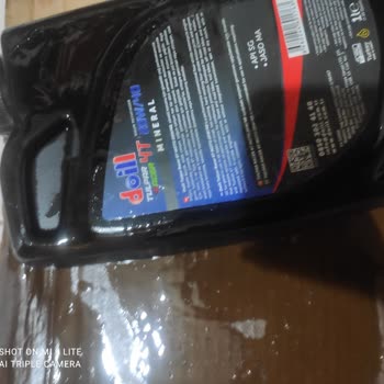 Patlak Motor Yağı Ve İlgisiz Satıcı