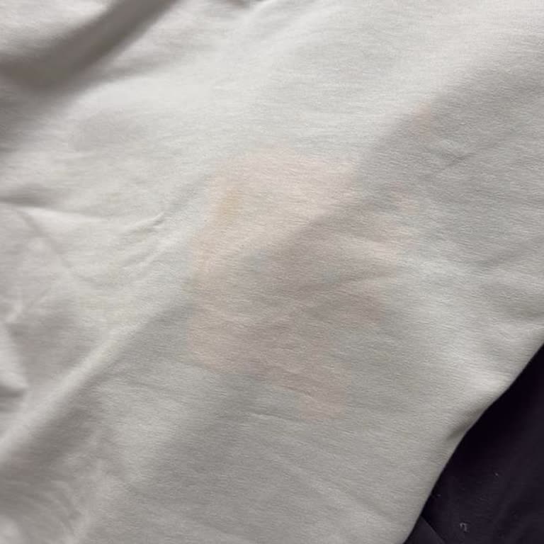 Domol Leke Çıkarıcı Tişörtlerde Leke Bıraktı