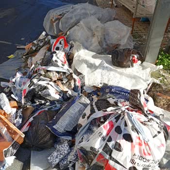Sultangazi'de Çöp Sorunu: İlgisizlik Ve Dağınıklık