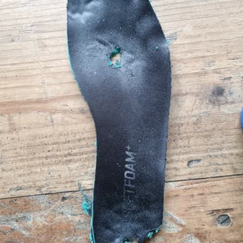 Kalitesiz Ayakkabı Deneyimi Ve Hızla Yıpranan Tabanlık