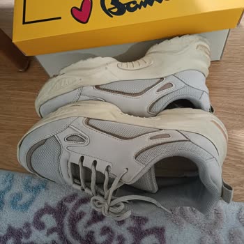 Bambi Mağazasında Ayakkabı Sorunu Ve Yetersiz Hizmet