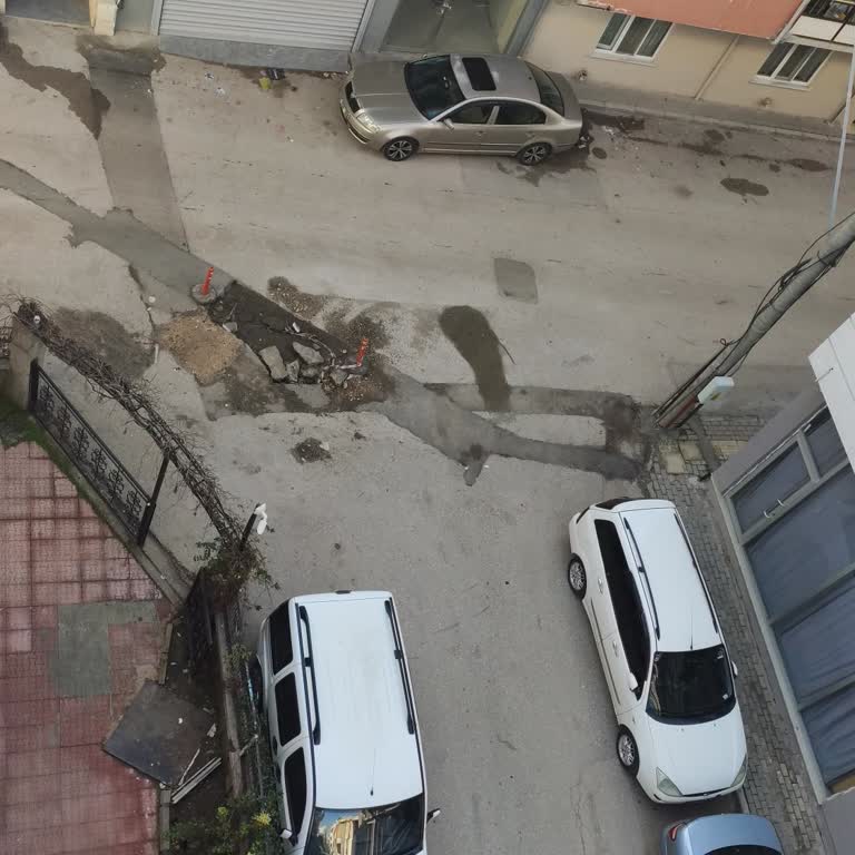 Kazılan Yolun Tehlike Saçması