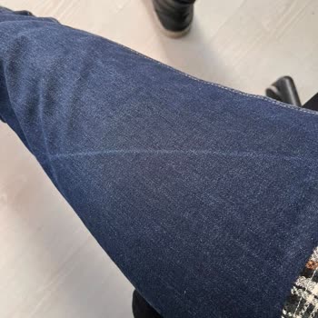 Renk Atan Pantolon Ve İletişim Eksikliği