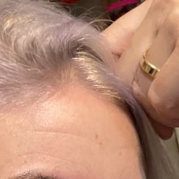 Palette Deluxe İle Şirin Baba'ya Dönüşen Saçlar