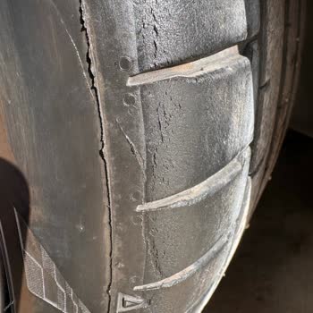 Falken Lastiklerde Beklenmedik Çatlak Sorunu