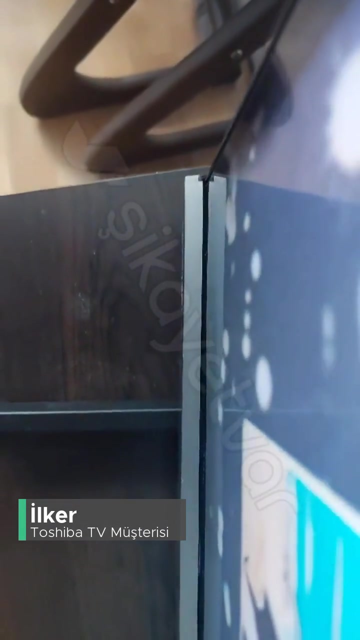 Toshiba TV Alt Çıtası Ve Panel Arasında Boşluk Olması Ve LED'lerin Görünmesi! videonun kapak resmi