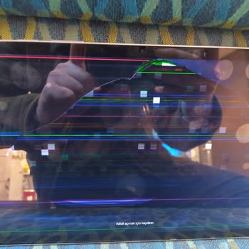 Samsung Telefon Media Markt'tan Aldığım Tabletin Ekran Sorunu Ve Teknik Servis Mağduriyeti