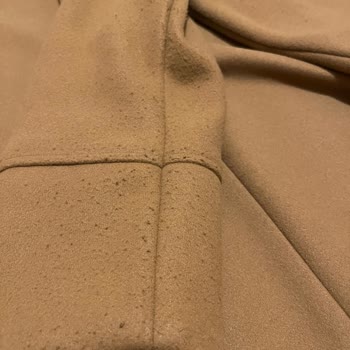 Stradivarius Kaban: 3 Giyişte Tüylenme Sorunu