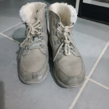 FLO'dan Alınan Ayakkabı İki Ayda Kullanılamaz Hale Geldi