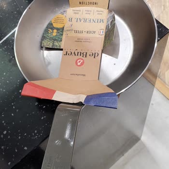 Paslanan Tava Ve İlgisiz Müşteri Hizmetleri