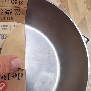 Paslanan Tava Ve İlgisiz Müşteri Hizmetleri