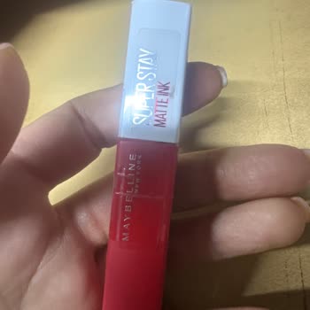 Maybelline Lipstick Arrived Defective, No Exchange Without Receipt