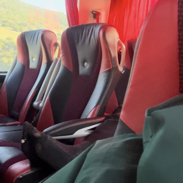 Otobüs Yolculuğunda Rahatsız Edici Koku Deneyimi