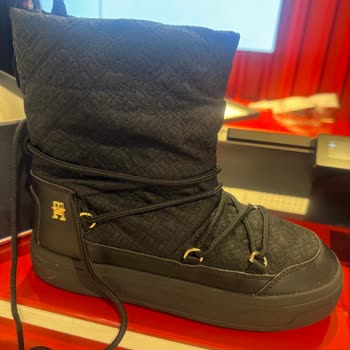 Tommy Hilfiger Botlarıyla Yaşadığım Ağrılı Deneyim