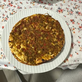Lahmacunda Paket Lastiği Şoku