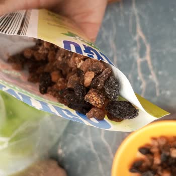 Küflü Ve Kurtlu Kuru Meyve Şoku