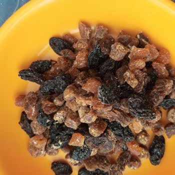 Küflü Ve Kurtlu Kuru Meyve Şoku