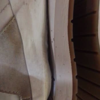 Calvin Klein Ayakkabının Tabanı Ayrıldı