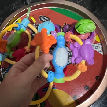 Güvenilir Olmayan Oyuncaklar Bebek Sağlığını Tehdit Ediyor