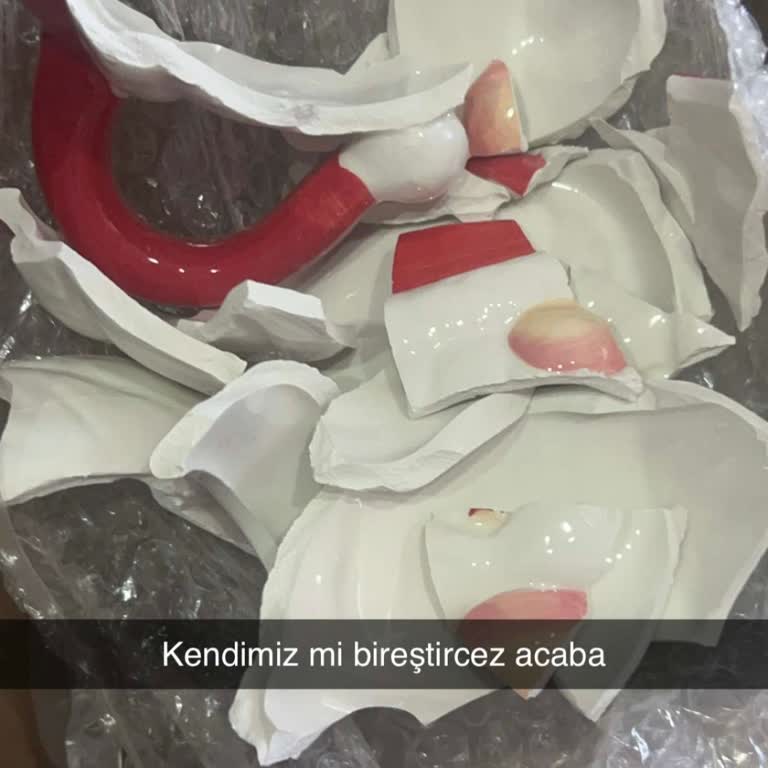 Yılbaşı Hediyesi Hayal Kırıklığı: Kırık Kupa Sorunu