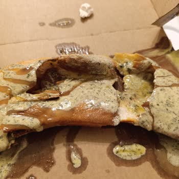 Domino's Pizzada Hayal Kırıklığı: Reklamlar Gerçeği Yansıtmıyor