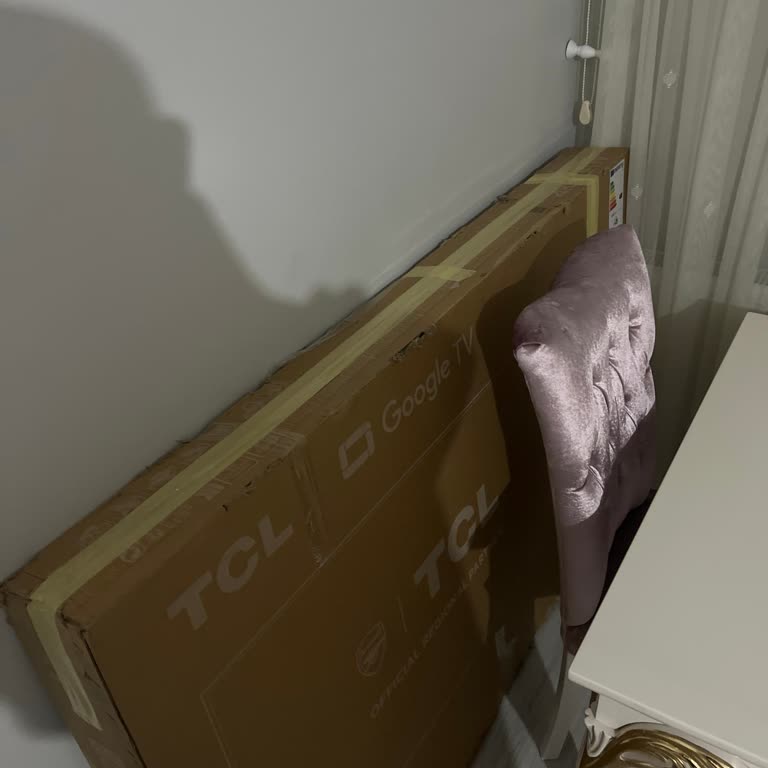 Kırık TV Ve Sıfır İlgi: Paramızla Rezil Oluyoruz