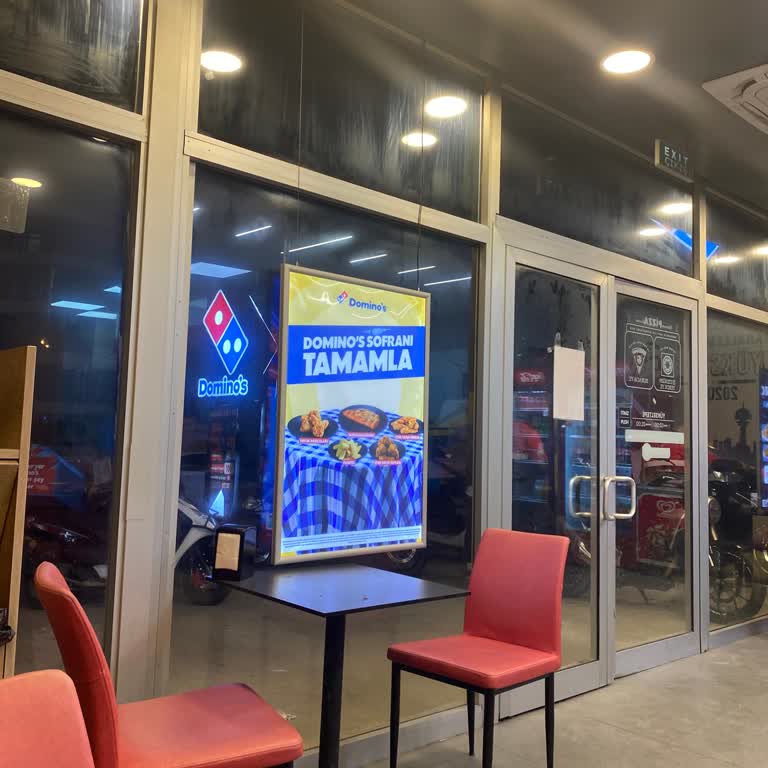 Domino's Şubesinde Rahatsız Edici Davranışlar Ve Hijyen Sorunu